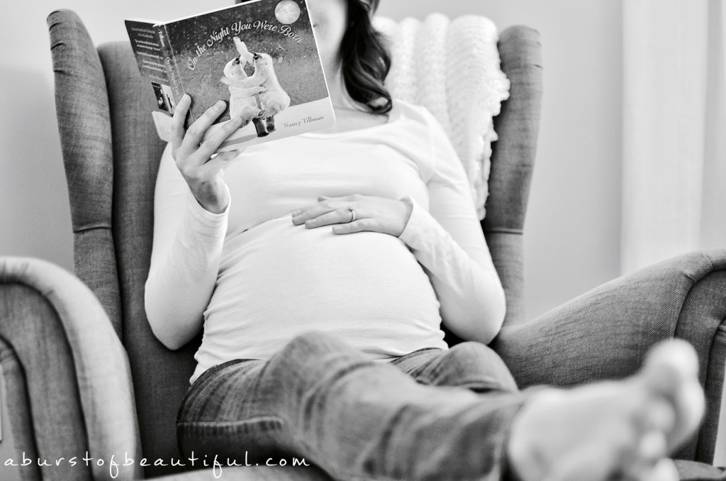 Capture the beauty of your pregnancy with these easy maternity photography tips for the beginner | A Burst of Beautiful 