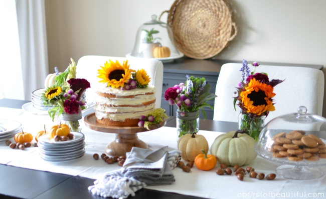 A Bright and Cheerful Fall Tablescape